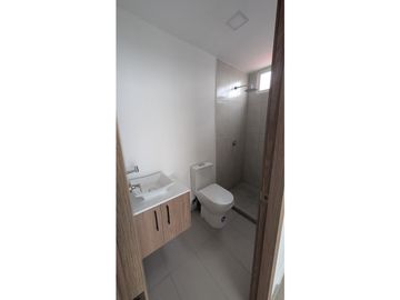 En venta casa de dos pisos sector Cdla Manta azul.