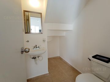 En Venta Linda Casa de 2Rec. Fracc. Real Bilbao