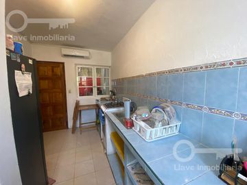 Casa de 2 niveles con consultorio en Venta en Av Miguel Hidalgo,Col. Benito Juarez N, Coatzacoalcos.