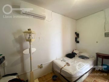 Casa de 2 niveles con consultorio en Venta en Av Miguel Hidalgo,Col. Benito Juarez N, Coatzacoalcos.