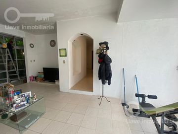 Casa de 2 niveles con consultorio en Venta en Av Miguel Hidalgo,Col. Benito Juarez N, Coatzacoalcos.