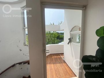 Casa de 2 niveles con consultorio en Venta en Av Miguel Hidalgo,Col. Benito Juarez N, Coatzacoalcos.