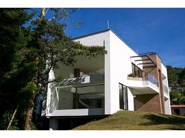 Casa Campestre En Arriendo, Las Palmas - Medellín