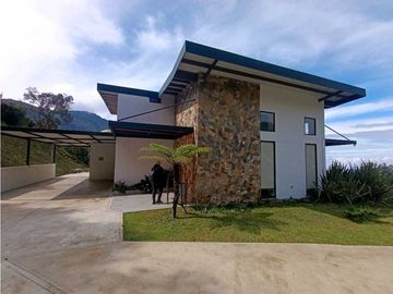 Casa Campestre En Venta, La Catedral - Envigado