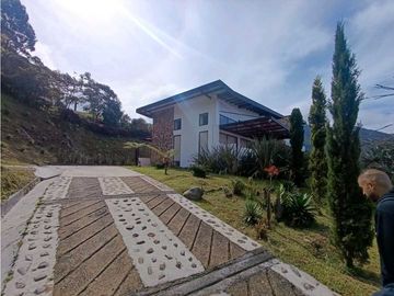 Casa Campestre En Venta, La Catedral - Envigado