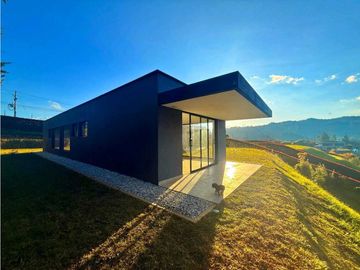 Casa Campestre En Venta, Alto de Palmas - Envigado