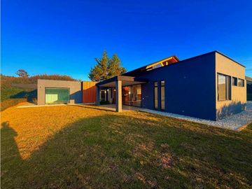 Casa Campestre En Venta, Alto de Palmas - Envigado