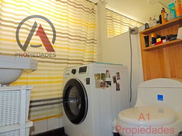 Amplio y Sólido, 2 Dormitorios 1 Baño. Metro Matta