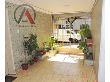 Amplio y Sólido, 2 Dormitorios 1 Baño. Metro Matta