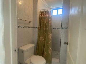 Venta departamento de 2 dormitorios , balcón, Tonsupa, sector Diamon Beach