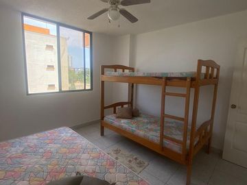 Venta departamento de 2 dormitorios , balcón, Tonsupa, sector Diamon Beach