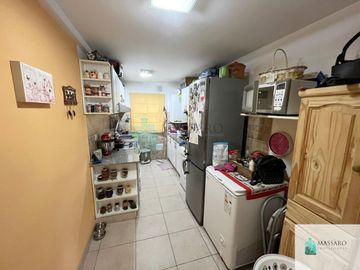 Departamento 3 ambientes con cochera y balcón, Haedo.