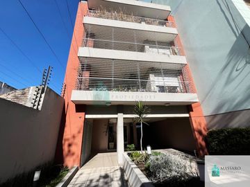 Departamento 3 ambientes con cochera y balcón, Haedo.