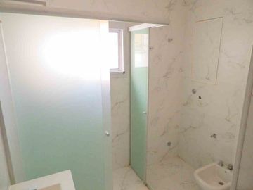 TRIPLEX con TERRAZA-ESP.GUARDACOCHE(BARRIO NORTE)