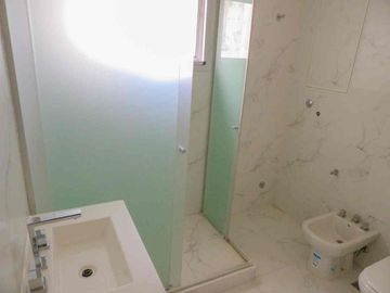 TRIPLEX con TERRAZA-ESP.GUARDACOCHE(BARRIO NORTE)