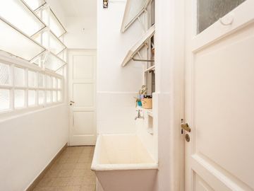 VENTA 4 AMBIENTES BALCON CORRIDO FRENTE COLEGIALES