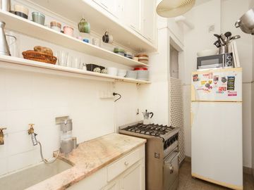 VENTA 4 AMBIENTES BALCON CORRIDO FRENTE COLEGIALES