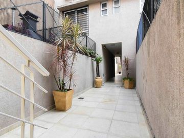 VENTA DE 2 AMBIENTES CON 2 PATIOS