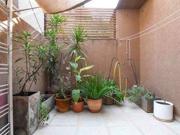 VENTA DE 2 AMBIENTES CON 2 PATIOS