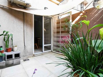 VENTA DE 2 AMBIENTES CON 2 PATIOS