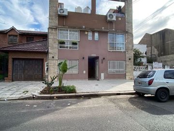 VENTA DE 2 AMBIENTES CON 2 PATIOS