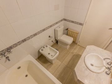 Venta Semipiso 3 Amb. con Dep. y Patio - Palermo