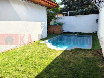 Casa en venta en LA REINA