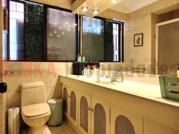 Casa en venta en LA REINA