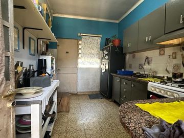 CASA 4 AMBIENTES EN VENTA EN DON BOSCO CON JARDIN