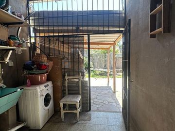 CASA 4 AMBIENTES EN VENTA EN DON BOSCO CON JARDIN