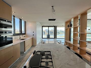 Exclusiva Casa en Venta al Lago Virazon Nordelta