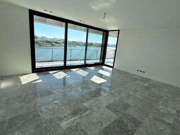 Exclusiva Casa en Venta al Lago Virazon Nordelta