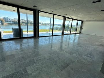 Exclusiva Casa en Venta al Lago Virazon Nordelta