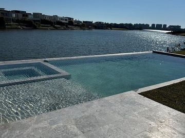 Exclusiva Casa en Venta al Lago Virazon Nordelta