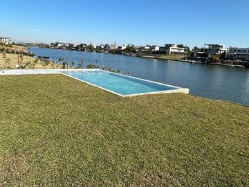 Exclusiva Casa en Venta al Lago Virazon Nordelta
