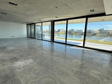 Exclusiva Casa en Venta al Lago Virazon Nordelta