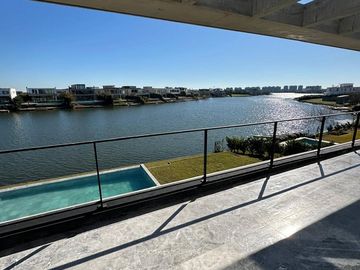 Exclusiva Casa en Venta al Lago Virazon Nordelta