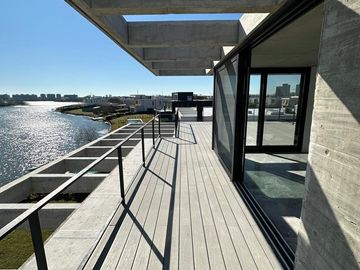 Exclusiva Casa en Venta al Lago Virazon Nordelta