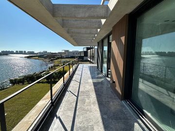 Exclusiva Casa en Venta al Lago Virazon Nordelta