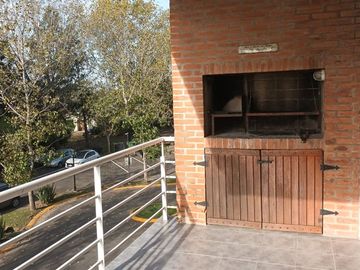 Depto en Alquiler 2 amb  c/cochera Bº Sta. Barbara