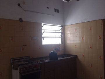 VENTA DE 2 CASAS EN LOTE PROPIO LANUS ESTE