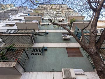 VENTA - DEPTO 2 AMB CON BALCON MUY LUMINOSO