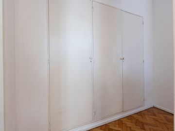 VENTA - DEPTO 2 AMB CON BALCON MUY LUMINOSO