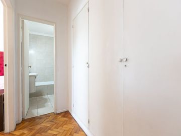 VENTA - DEPTO 2 AMB CON BALCON MUY LUMINOSO