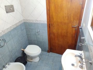 VENTA CASA EN BLOCK COCHERA Y PARQUE
