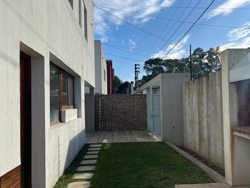 Duplex 3 Dormitorios en VENTA - Gonnet
