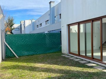 Duplex 3 Dormitorios en VENTA - Gonnet