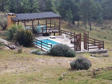 SE VENDE COMPLEJO DE 5 CABAÑAS CON PILETA 1 HECTAR