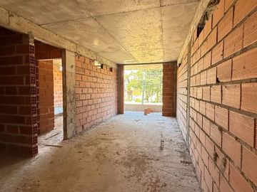 VENTA DE DPTO. 2 AMBIENTES CON COCHERA INCLUIDA