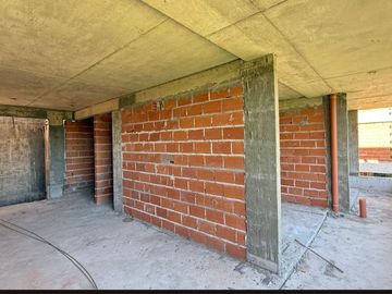 VENTA DE DPTO. 2 AMBIENTES CON COCHERA INCLUIDA